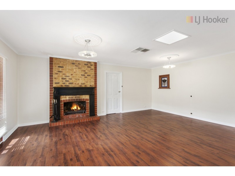 2 Inali Court, Hallett Cove SA 5158