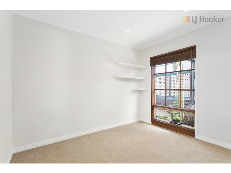 2 Inali Court, Hallett Cove SA 5158