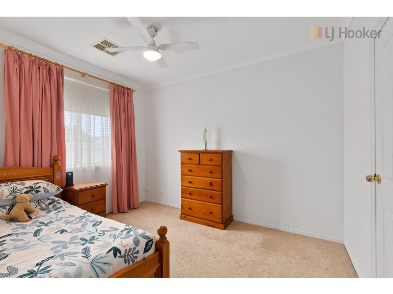 36 Mcfarlane Avenue, Mitchell Park SA 5043