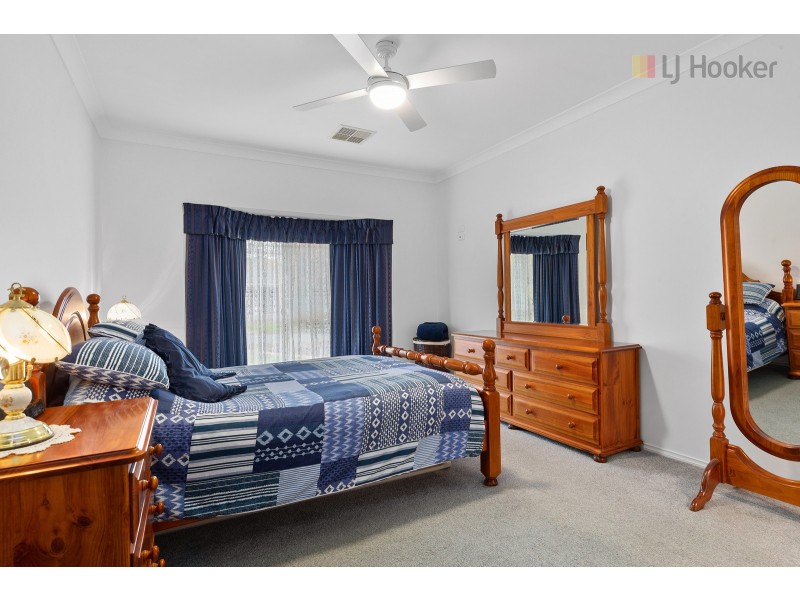 36 Mcfarlane Avenue, Mitchell Park SA 5043