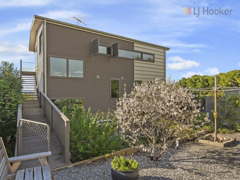 4 Dudley Crescent, Marino SA 5049