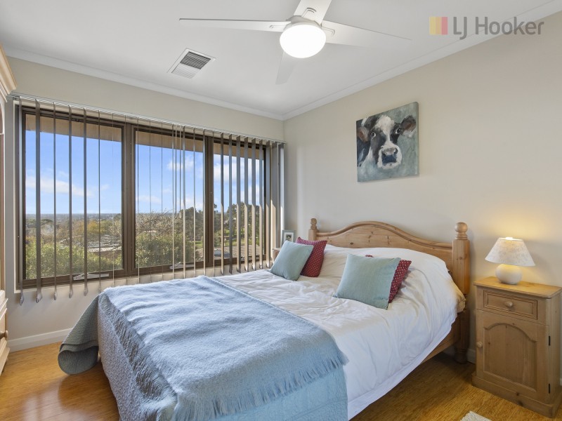 4 Dudley Crescent, Marino SA 5049