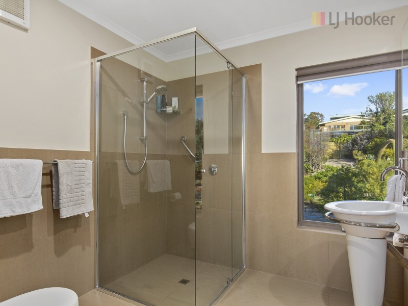 4 Dudley Crescent, Marino SA 5049