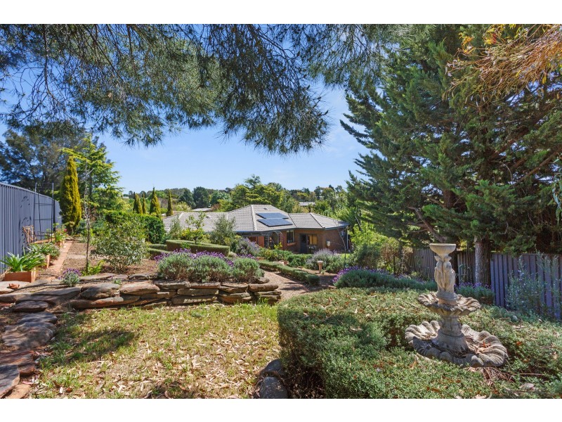 17 Chifley Crescent, Trott Park SA 5158