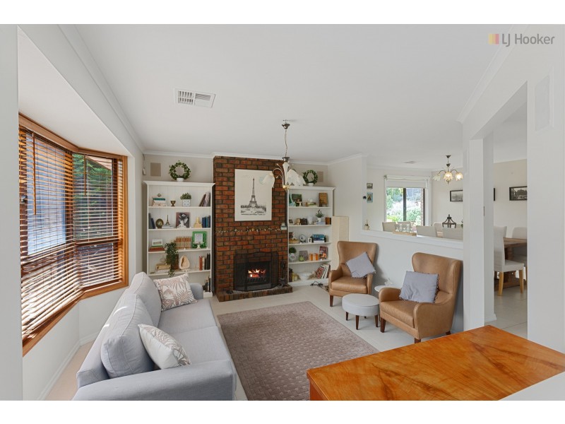 17 Chifley Crescent, Trott Park SA 5158