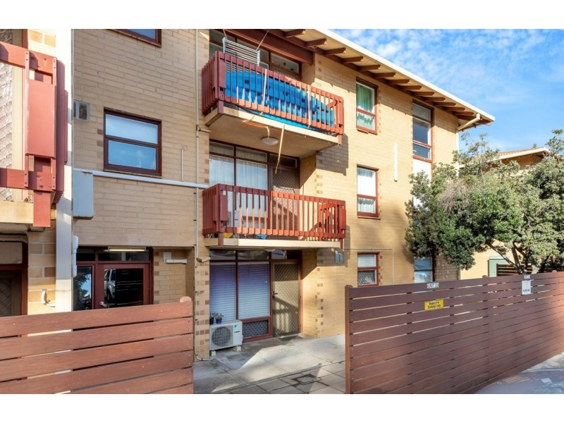 25/3 Broadway, Glenelg South SA 5045