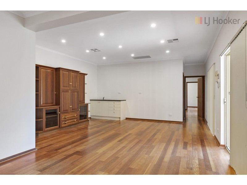 12 Salrak Avenue, Marion SA 5043