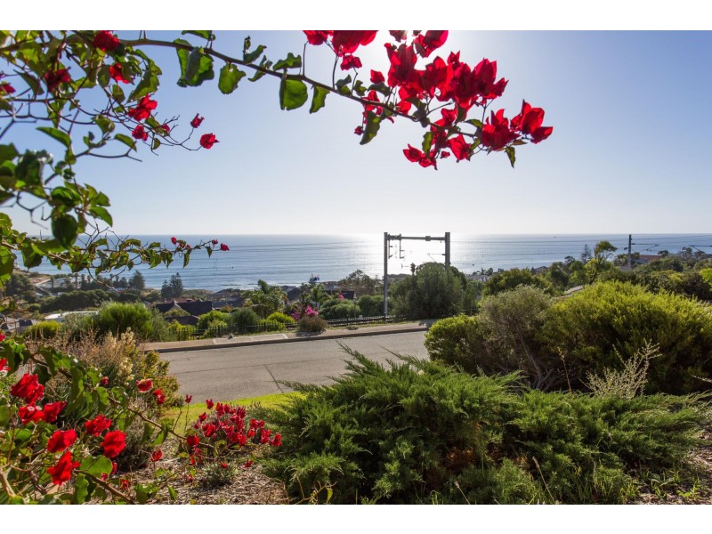 12 Columbia Crescent, Hallett Cove SA 5158