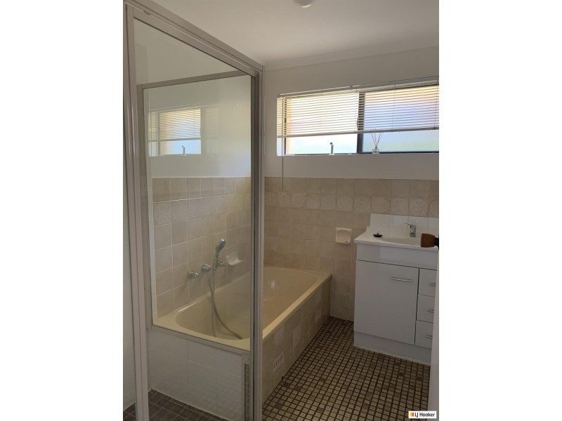 4 Caprice Street, Hallett Cove SA 5158