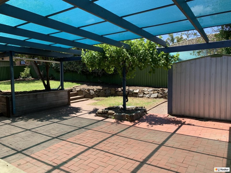 4 Caprice Street, Hallett Cove SA 5158