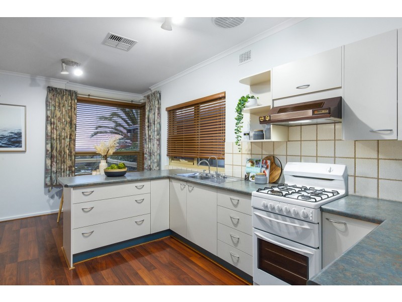 28 Davey Crescent, Seaview Downs SA 5049