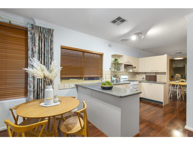 28 Davey Crescent, Seaview Downs SA 5049