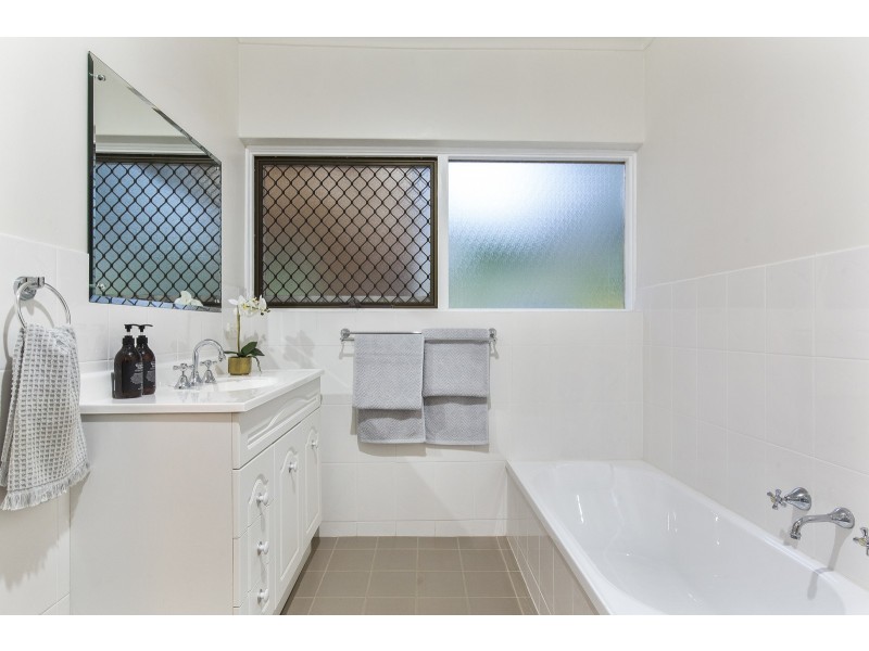 28 Davey Crescent, Seaview Downs SA 5049