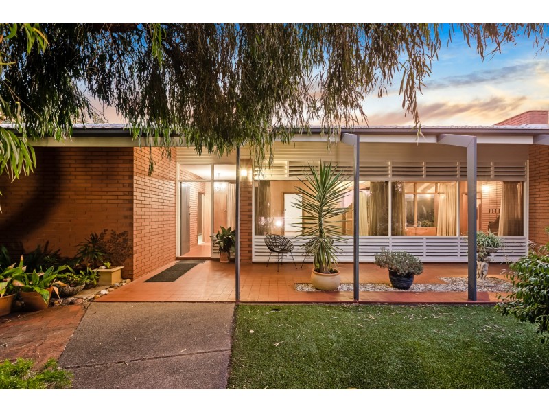 2 Ivanhoe Avenue, Hove SA 5048