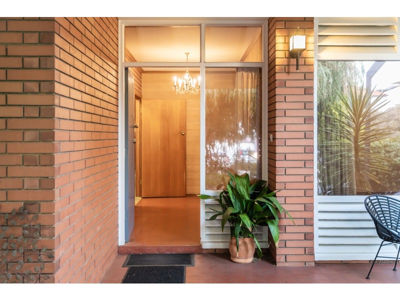 2 Ivanhoe Avenue, Hove SA 5048