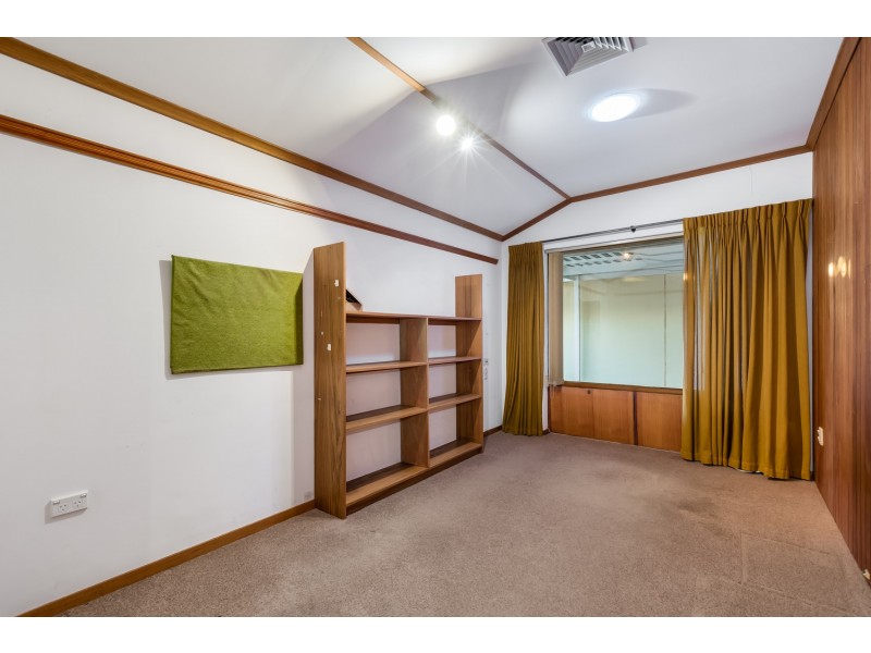 2 Ivanhoe Avenue, Hove SA 5048
