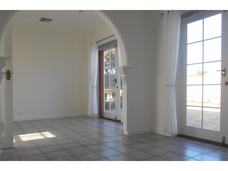 26 English Avenue, Clovelly Park SA 5042