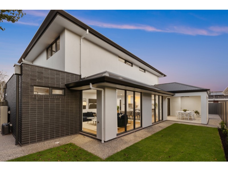 2 St Andrews Crescent, Novar Gardens SA 5040