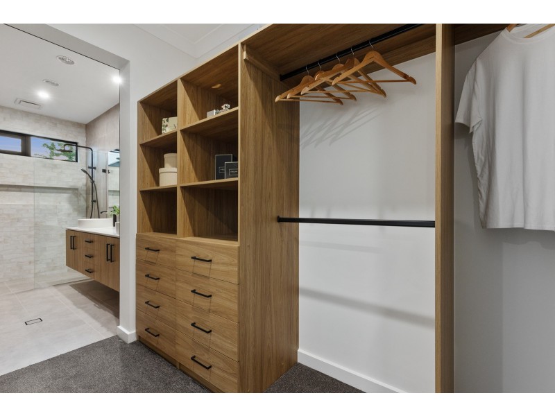 2 St Andrews Crescent, Novar Gardens SA 5040