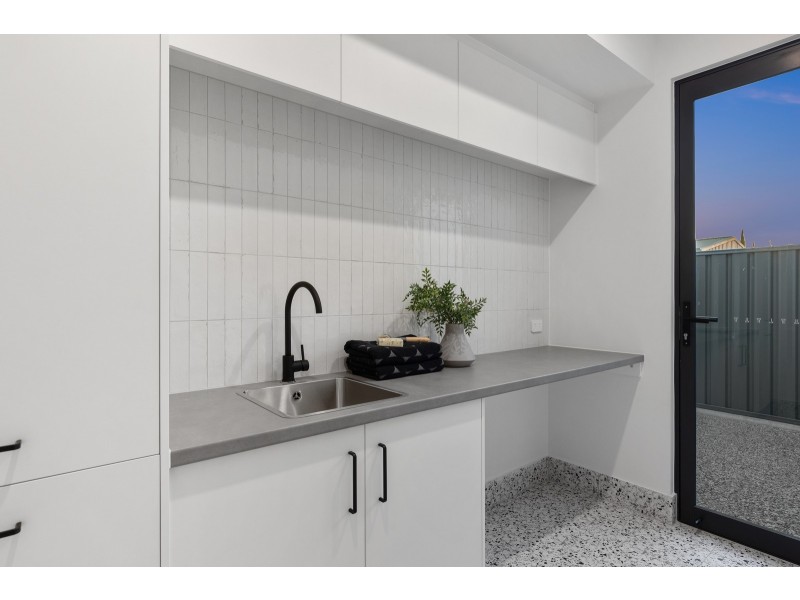 2 St Andrews Crescent, Novar Gardens SA 5040