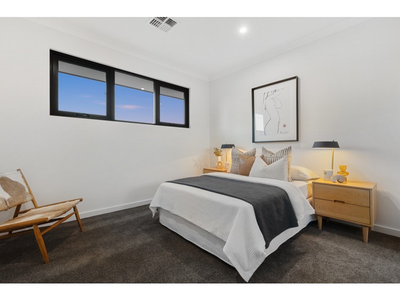 2 St Andrews Crescent, Novar Gardens SA 5040