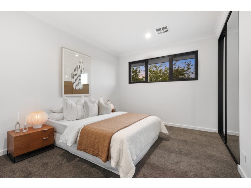 2 St Andrews Crescent, Novar Gardens SA 5040