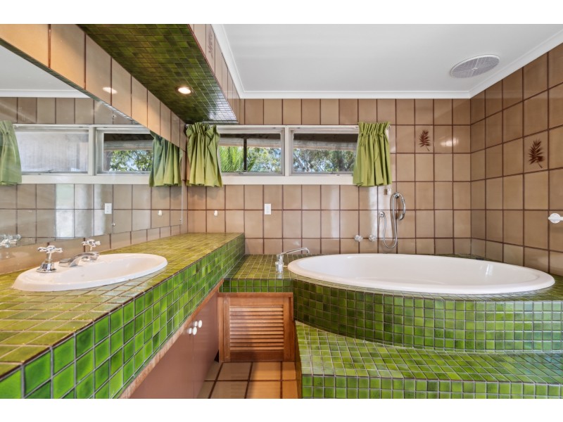 18 Winns Road, Coromandel Valley SA 5051