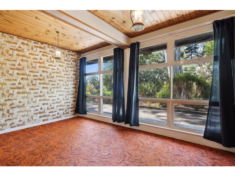 18 Winns Road, Coromandel Valley SA 5051