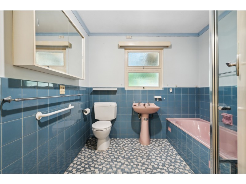 18 Winns Road, Coromandel Valley SA 5051