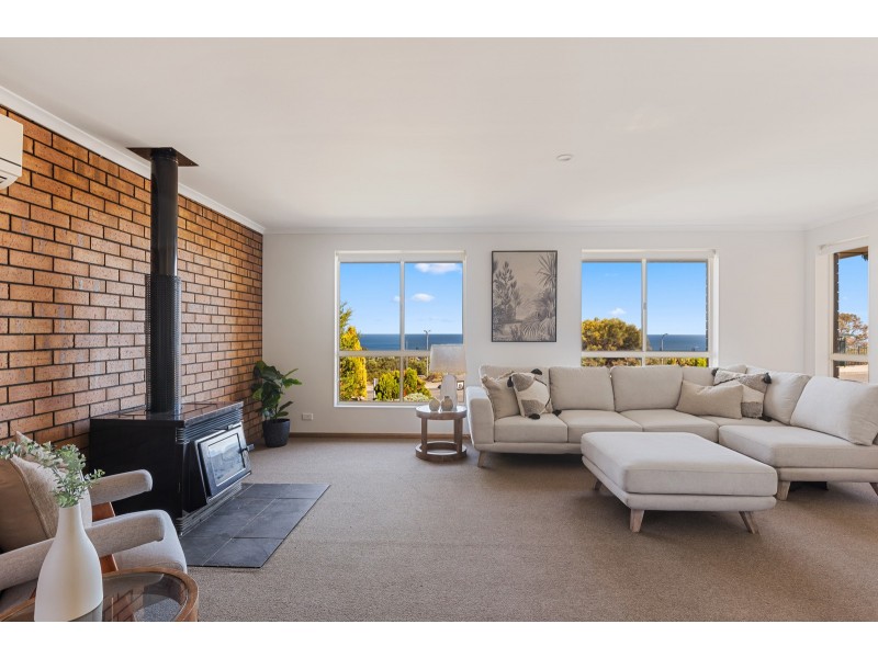 174 Perry Barr Road, Hallett Cove SA 5158