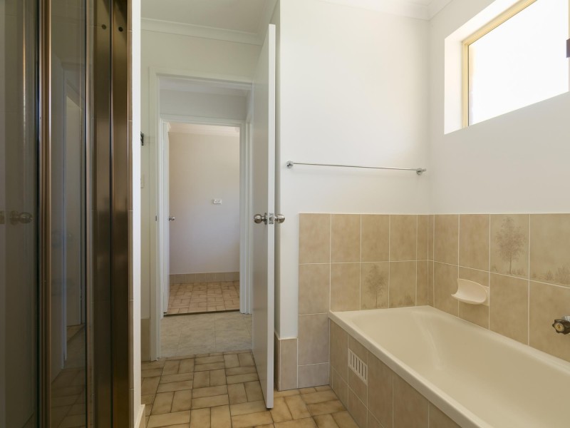 174 Perry Barr Road, Hallett Cove SA 5158