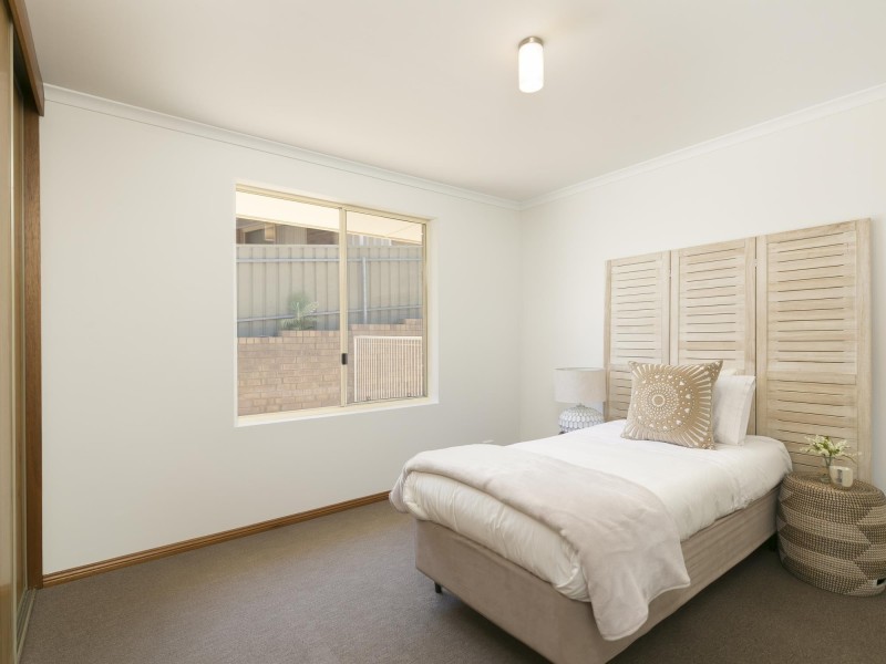 174 Perry Barr Road, Hallett Cove SA 5158