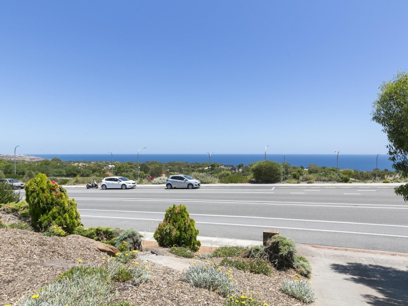 174 Perry Barr Road, Hallett Cove SA 5158