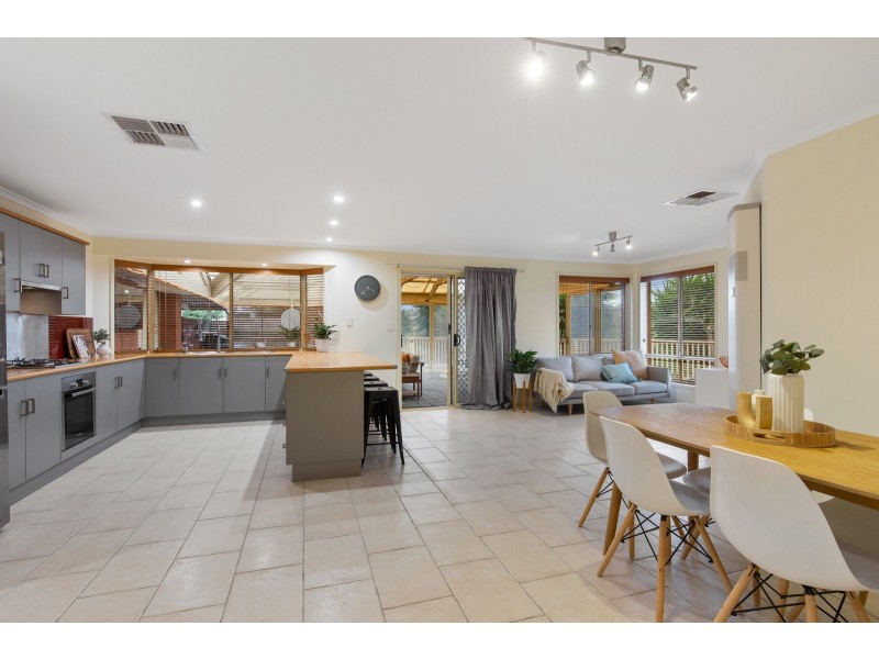 26 Freebairn Drive, Hallett Cove SA 5158