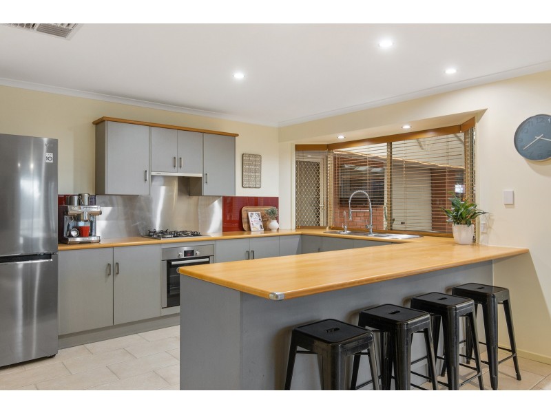 26 Freebairn Drive, Hallett Cove SA 5158