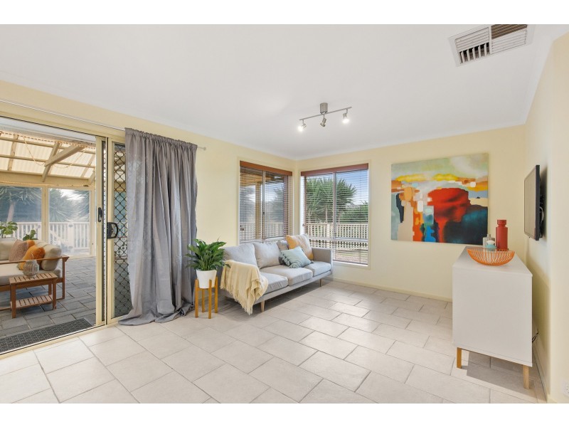 26 Freebairn Drive, Hallett Cove SA 5158