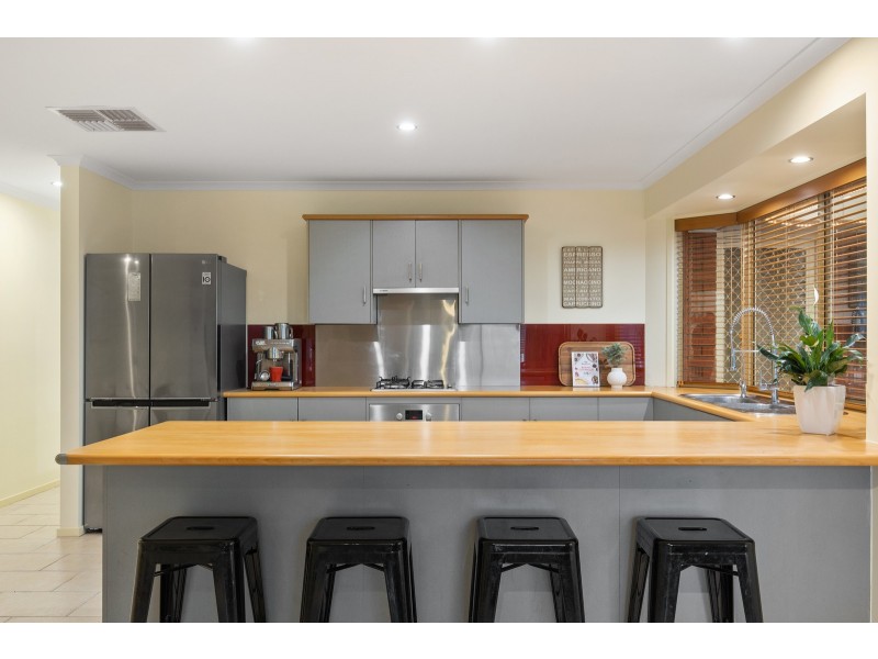 26 Freebairn Drive, Hallett Cove SA 5158