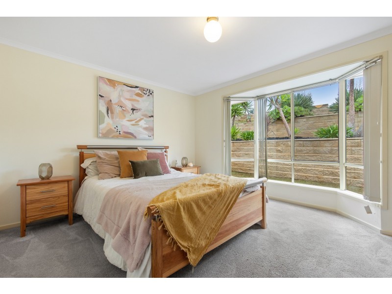 26 Freebairn Drive, Hallett Cove SA 5158
