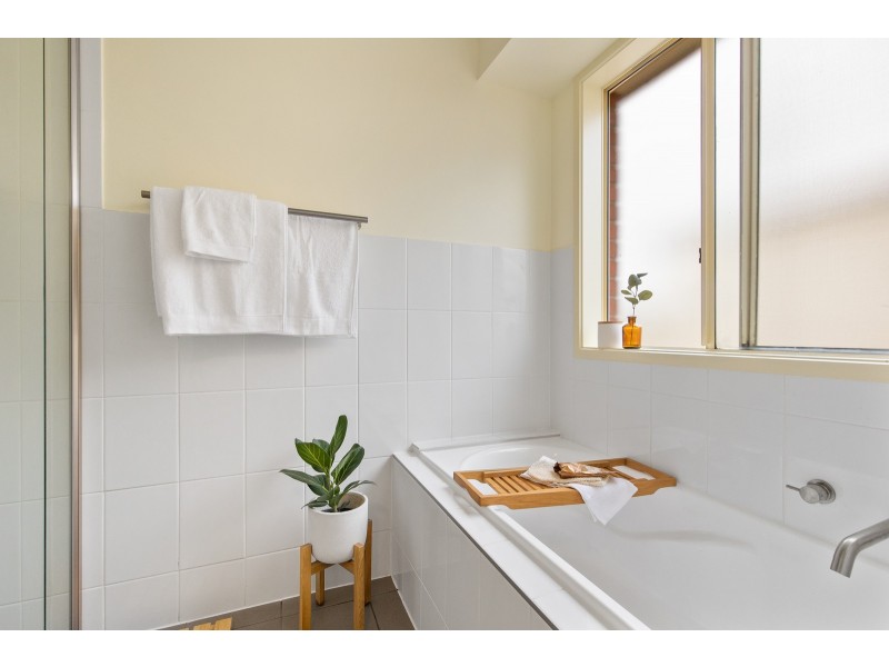 26 Freebairn Drive, Hallett Cove SA 5158