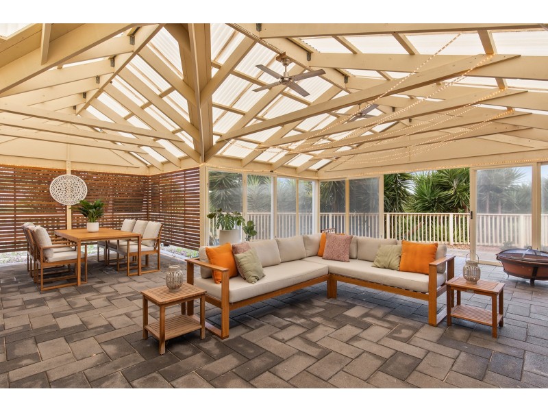 26 Freebairn Drive, Hallett Cove SA 5158