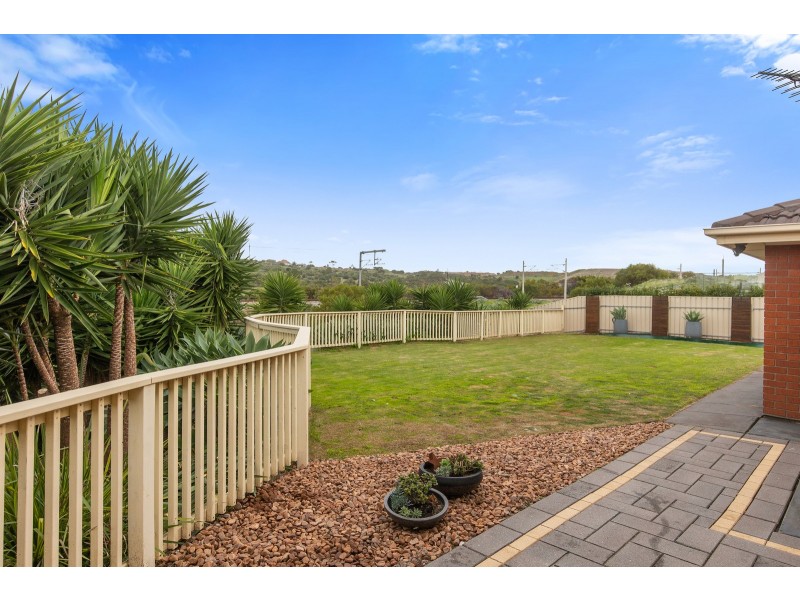 26 Freebairn Drive, Hallett Cove SA 5158