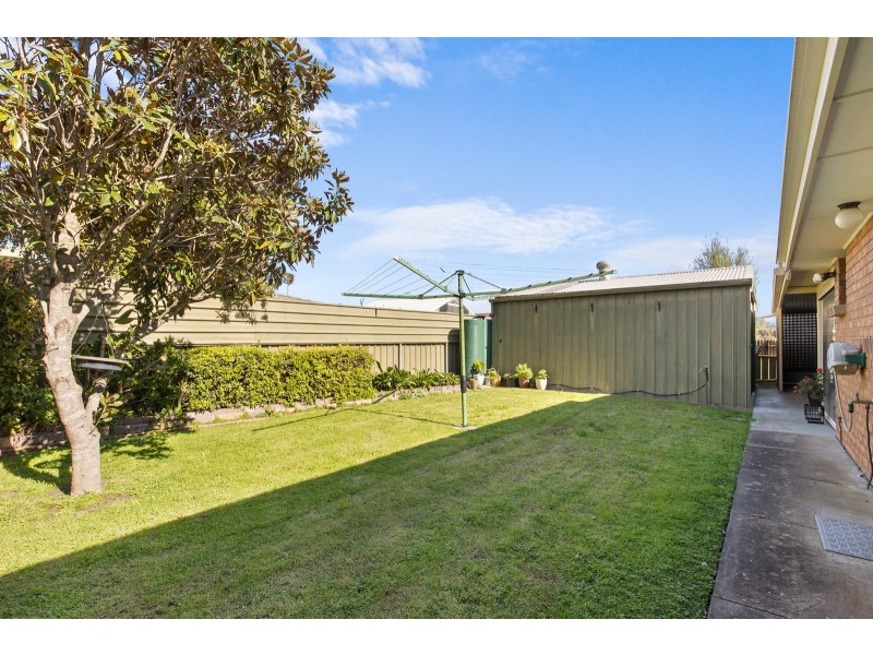 17 St Albans Road, Woodcroft SA 5162
