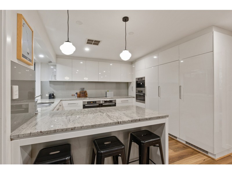 212 Perry Barr Road, Hallett Cove SA 5158