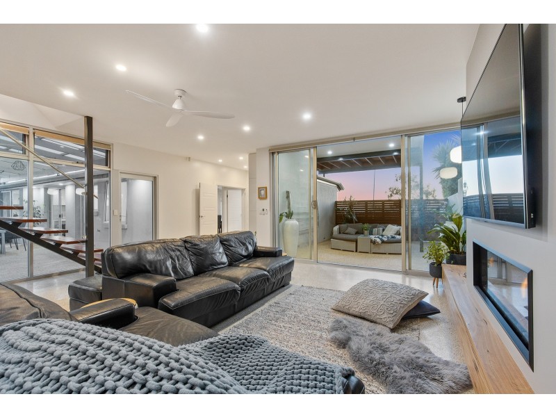 212 Perry Barr Road, Hallett Cove SA 5158