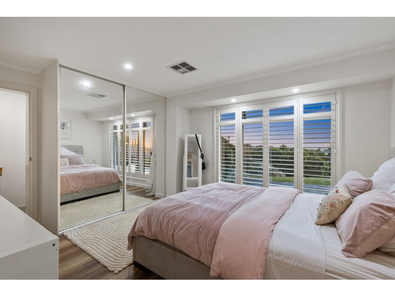 212 Perry Barr Road, Hallett Cove SA 5158