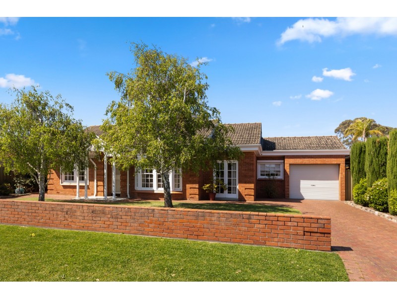 8 Willochra Avenue, Grange SA 5022