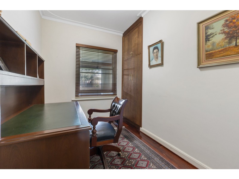 8 Willochra Avenue, Grange SA 5022