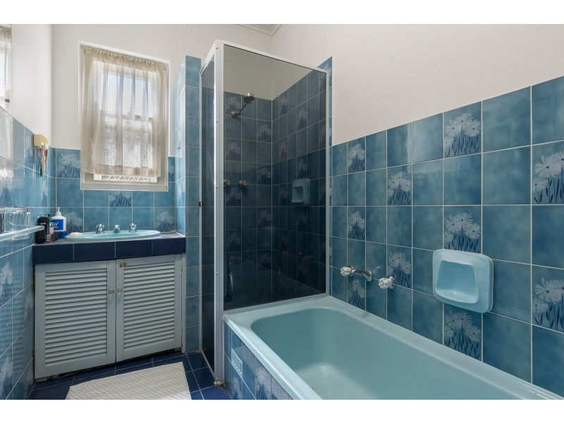 8 Willochra Avenue, Grange SA 5022