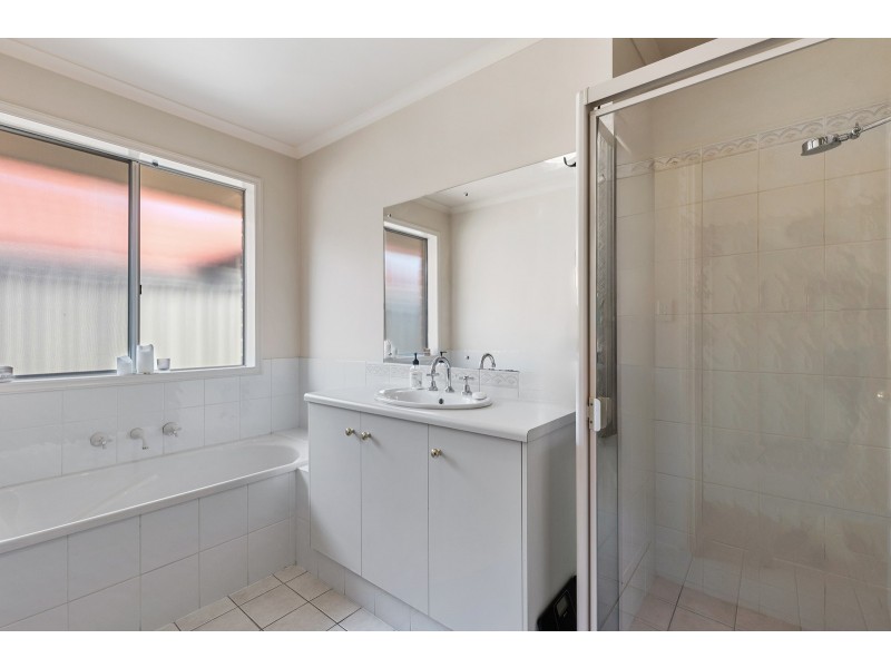 18 Scarborough Way, Mount Barker SA 5251