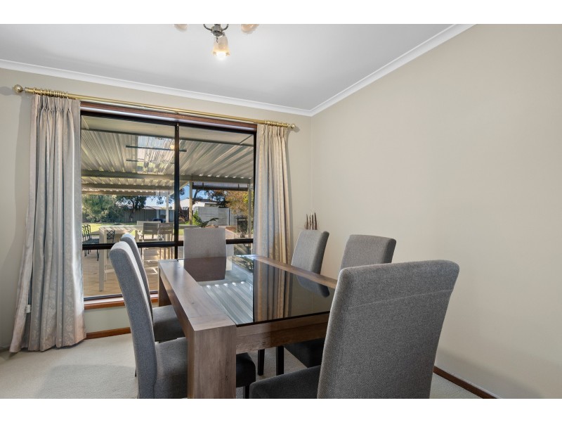 3 Farming Crescent, Hallett Cove SA 5158